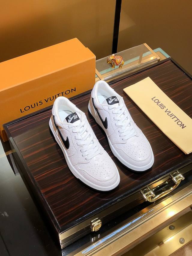 商品名称：Louis Vuitton 路易 威登 正规码数: 38-44 休闲鞋 商品材料：精选 牛皮鞋面，柔软羊皮内里；原厂大底。