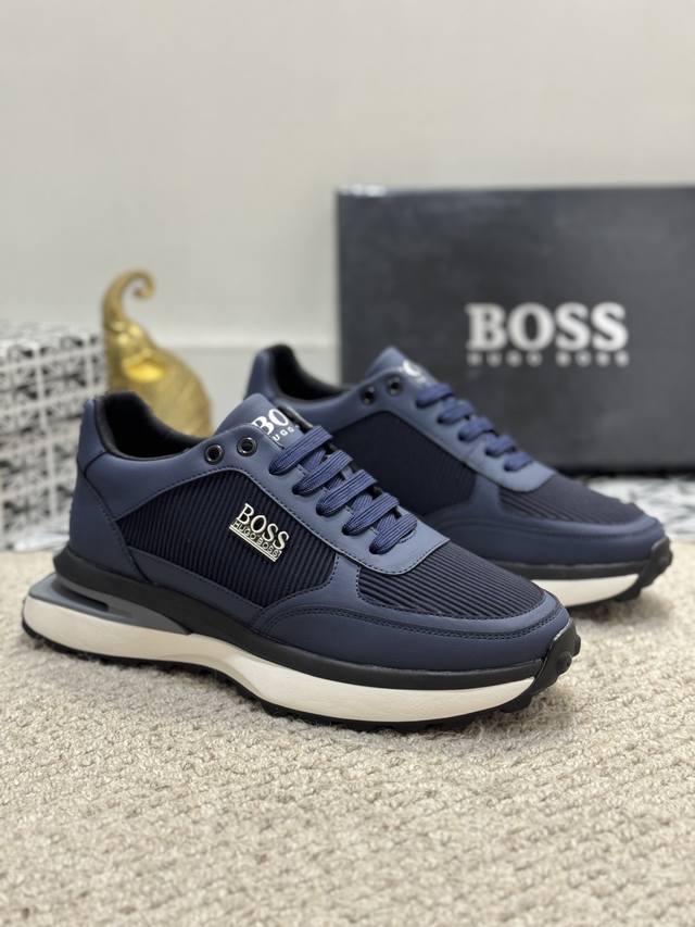 出厂价 实价 男士精品- Boss 运动男鞋，本款是官方主打经典款，1:1质量，原厂名师制作，采用进口布料拼接牛皮舒适网布内里。完美楦型，大方时尚的设计，吸引了