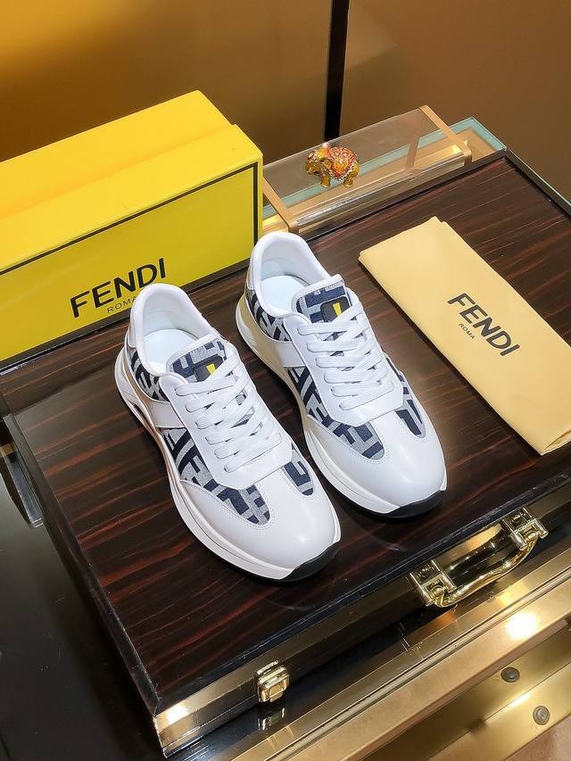 商品名称：Fendi 芬迪 正规码数: 38-44 休闲鞋 商品材料：精选 牛皮鞋面，柔软羊皮内里；原厂大底。