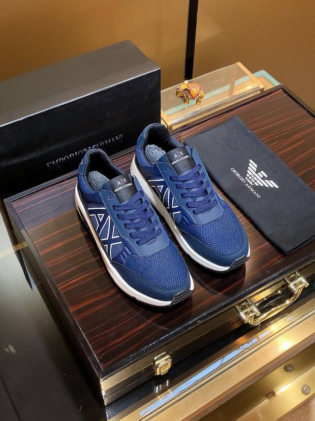 商品名称：Armani 阿玛尼 正规码数: 38-44 休闲鞋 商品材料：精选 网布鞋面，柔软羊皮垫脚；原厂特供大底。