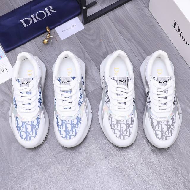 商品商标：Dior 迪奥 休闲鞋 正码码数: 38-44 商品材料：精选牛皮拼接印花鞋面 网内里 橡胶大底