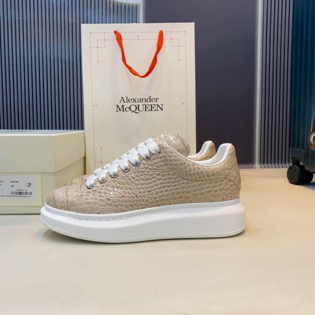 Alexander Mcqueen 情侣款 P: 女款少10 Size： 女35-40男39-45 女40.男45 订做 Alexander Mcqueen麦昆