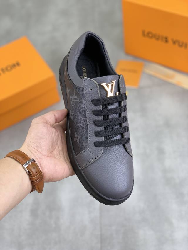 出厂价 实价 Louis Vuitton 新款lv路易威登 * Lv经典潮鞋！选用进口原厂柔软小牛皮，柔软猪皮内里.原版耐磨橡胶大底！高品质精品！码数：38-4