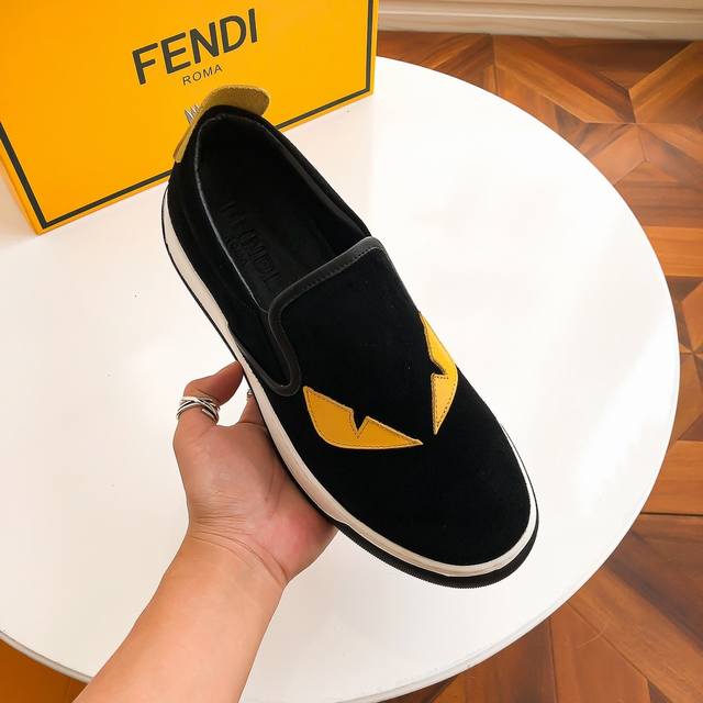 Fendi* 芬迪 经典版鞋系列 F家小怪兽 鞋面采用高质感磨砂牛皮 羊皮内里柔软舒适 开模真爆底大底 百搭风时装男鞋 38-44