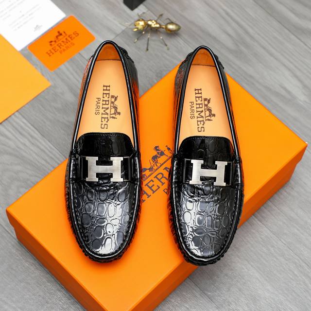 商品商标：Hermes 爱马仕 套脚鞋 正码码数: 38-44 商品材料：精选漆面牛皮鞋面 羊皮内里 橡胶大底