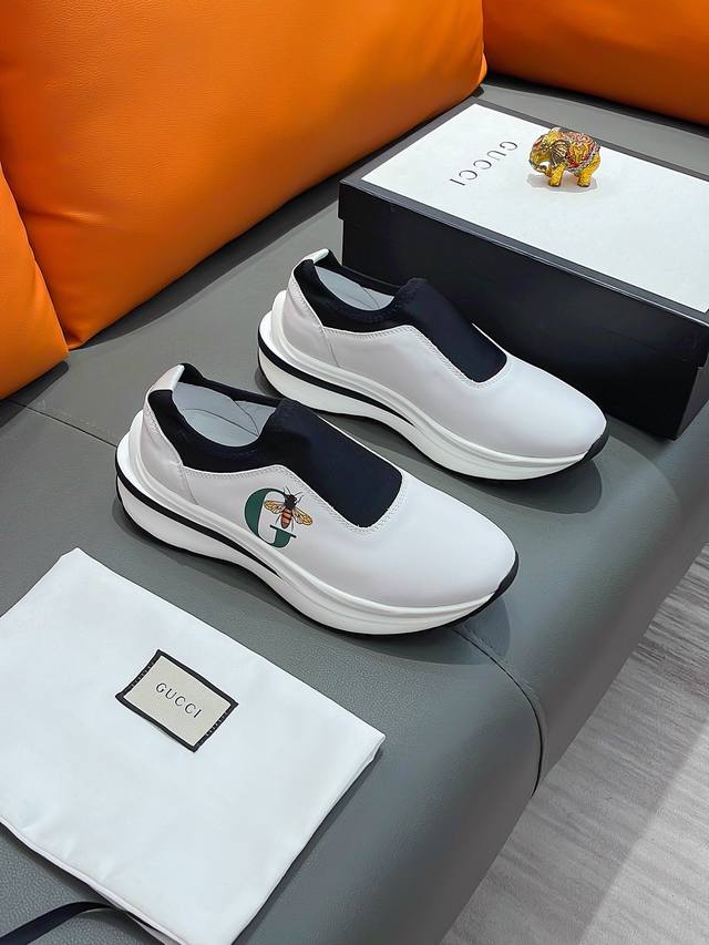 商品名称：Gucci 古驰 正规码数: 38-44 套脚鞋 商品材料：精选 牛皮鞋面，柔软羊皮内里；原厂大底。