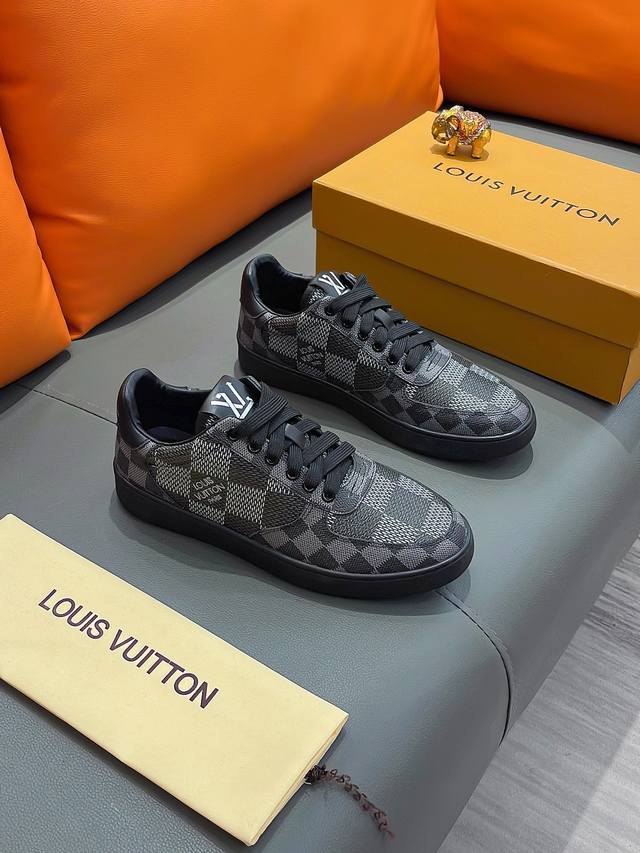 商品名称：Louis Vuitton 路易 威登 正规码数: 38-44 休闲鞋 商品材料：精选 牛皮鞋面，柔软羊皮内里；原厂大底。