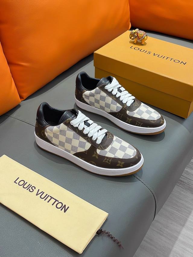 商品名称：Louis Vuitton 路易 威登 正规码数: 38-44 休闲鞋 商品材料：精选 牛皮鞋面，柔软羊皮内里；原厂大底。