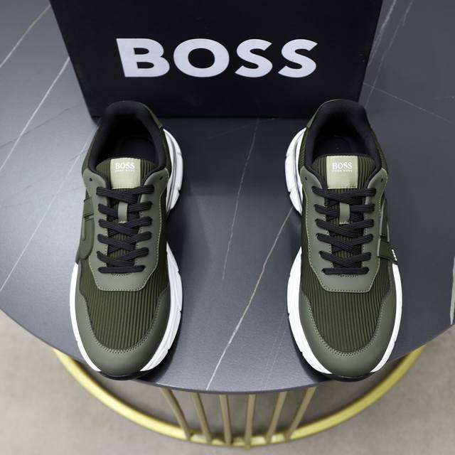 出厂价： Boss 最新上市、进口原版透气网布材料、高级原版图案。高端1:1开模定制，原版大底，更轻便，防滑。时尚主打潮流，百搭爆款。散发时尚休闲气息，时尚就在