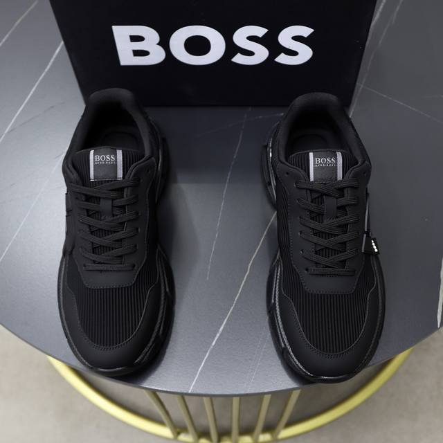 出厂价： Boss 最新上市、进口原版透气网布材料、高级原版图案。高端1:1开模定制，原版大底，更轻便，防滑。时尚主打潮流，百搭爆款。散发时尚休闲气息，时尚就在