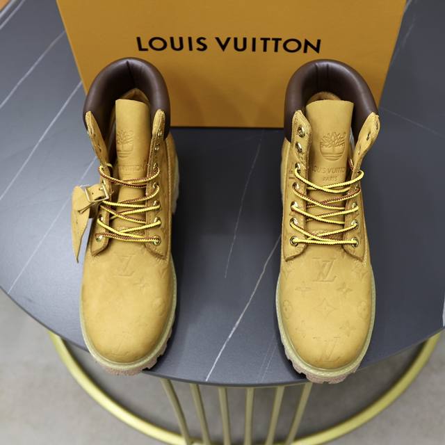 出厂价： 情侣ss秋冬新款louis Vuitton 添柏岚联名lv高帮 Lv 这一季的真的太香了～ 原本皮料，Lv点缀， 细节 高级感直接拉满上脚无敌帅气～