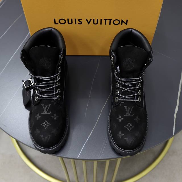 出厂价： 情侣ss秋冬新款louis Vuitton 添柏岚联名lv高帮 Lv 这一季的真的太香了～ 原本皮料，Lv点缀， 细节 高级感直接拉满上脚无敌帅气～