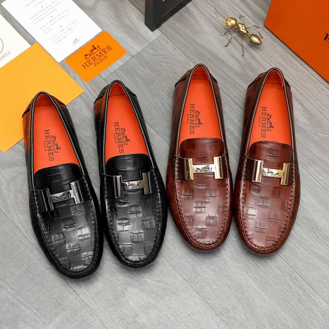 商品商标：Hermes 爱马仕 套脚鞋 正码码数: 38-45 商品材料：精选牛皮压纹鞋面 猪皮内里 原版大底