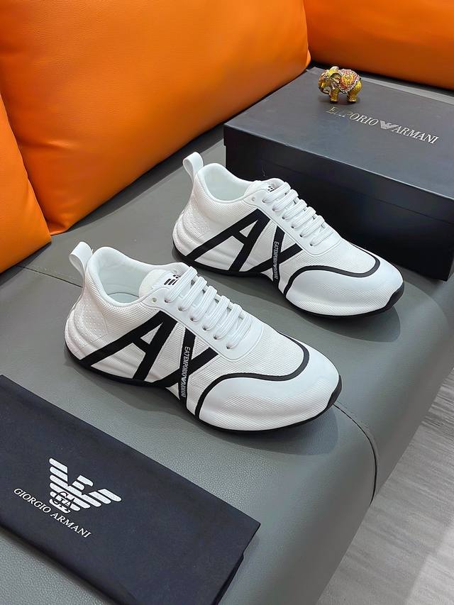 商品名称：Armani 阿玛尼 正规码数: 38-44 休闲鞋 商品材料：精选 牛皮鞋面，柔软羊皮垫脚；原厂特供大底。