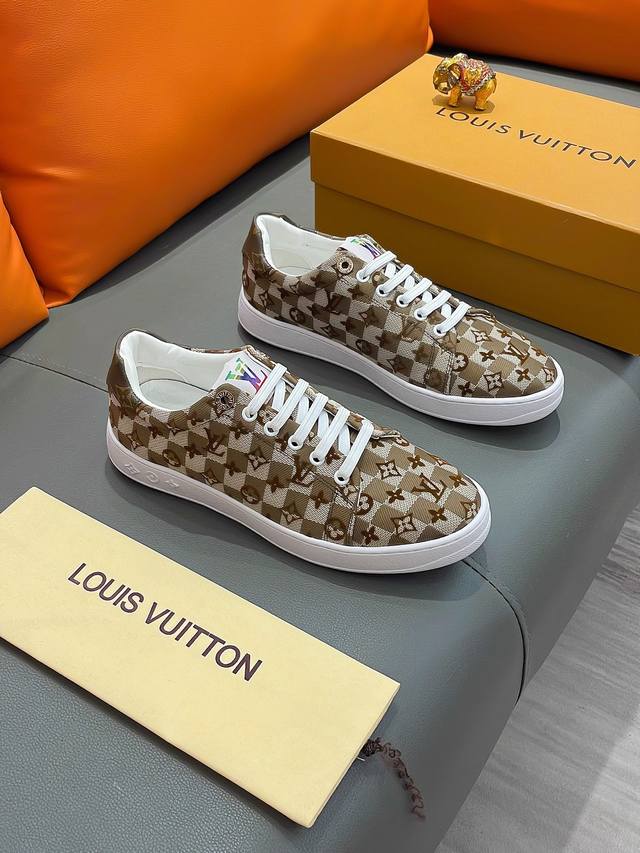 商品名称：Louis Vuitton 路易 威登 正规码数: 38-44 休闲鞋 商品材料：精选 牛皮鞋面，柔软羊皮内里；原厂大底。