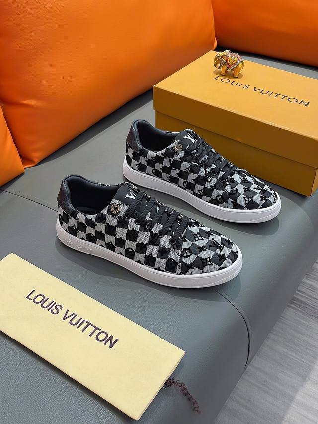 商品名称：Louis Vuitton 路易 威登 正规码数: 38-44 休闲鞋 商品材料：精选 牛皮鞋面，柔软羊皮内里；原厂大底。