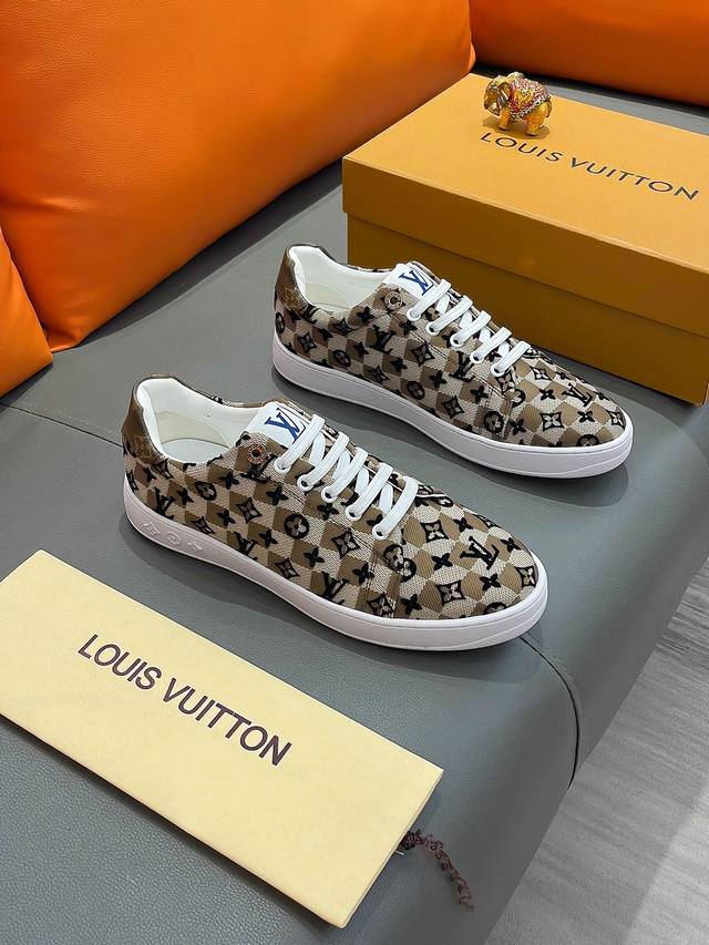 商品名称：Louis Vuitton 路易 威登 正规码数: 38-44 休闲鞋 商品材料：精选 牛皮鞋面，柔软羊皮内里；原厂大底。