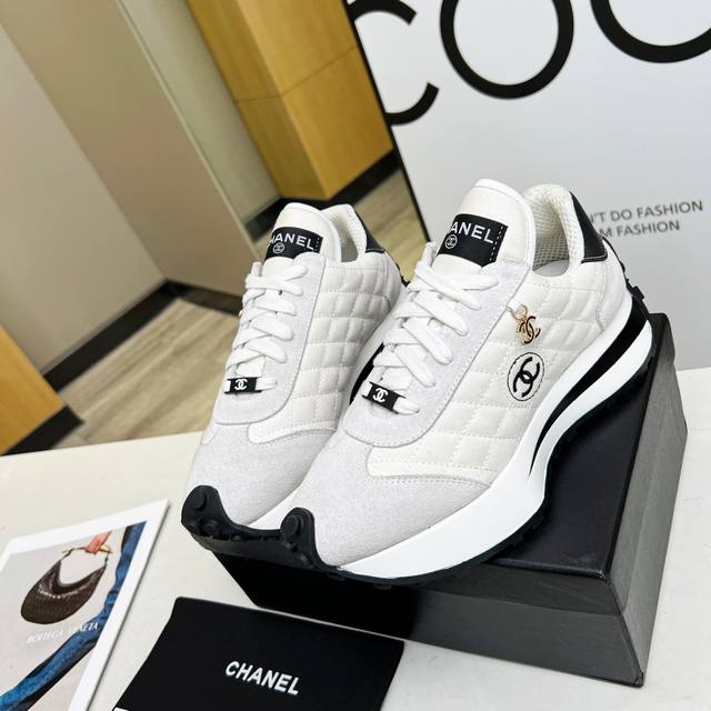 Chanel P: 女款 Size:女35-40 女41.定做 Chanel 香奈儿 专柜顶级休闲款运动女款春夏新款运动鞋 无敌漂亮又好穿的小香运动鞋，真的不允