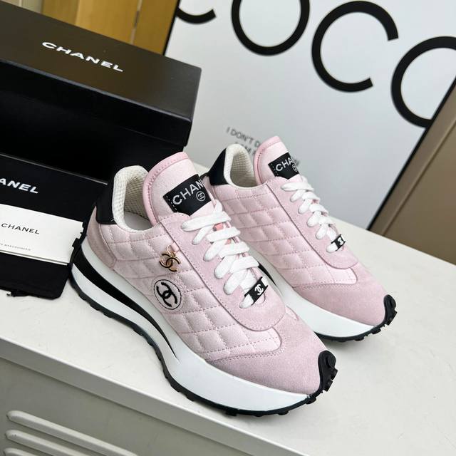 Chanel P: 女款 Size:女35-40 女41.定做 Chanel 香奈儿 专柜顶级休闲款运动女款春夏新款运动鞋 无敌漂亮又好穿的小香运动鞋，真的不允