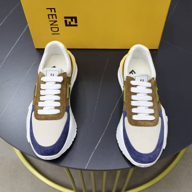 出厂价 品牌：芬迪 Fendi 尺码：38-44 45、46定制 等级：原单品质 高版本 材料： 进口牛皮 优质舒适内里 原版轻便防滑大底 款式类别: 旅游出行