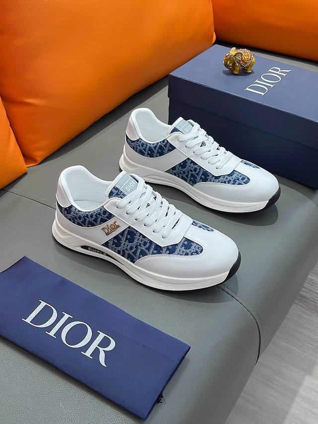 商品名称：Dior 迪奥 正规码数: 38-44 休闲鞋 商品材料：精选 牛皮鞋面，柔软羊皮内里；原厂大底。