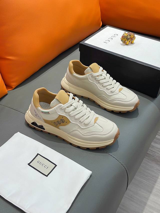 商品名称：Gucci 古驰 正规码数: 38-44 休闲鞋 商品材料：精选 牛皮鞋面，柔软羊皮内里；原厂大底。