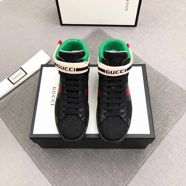 Gucci古奇18Fw New Ace 字母logo 魔术贴高帮鞋，高端牛货，意大利进口原版织带，进口印花pvc原版材质，头层牛皮里 ，原版橡胶大底！品质超赞！