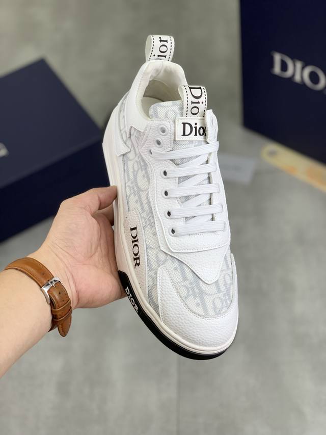 工厂价 实价 舒适系列 Dior 迪奥原版系带高帮男鞋 经典款休闲鞋本款是官方主打经典款，1:1质量，原厂名师制作，采用优质牛皮配原版材料舒适透气网布內里猪皮鞋