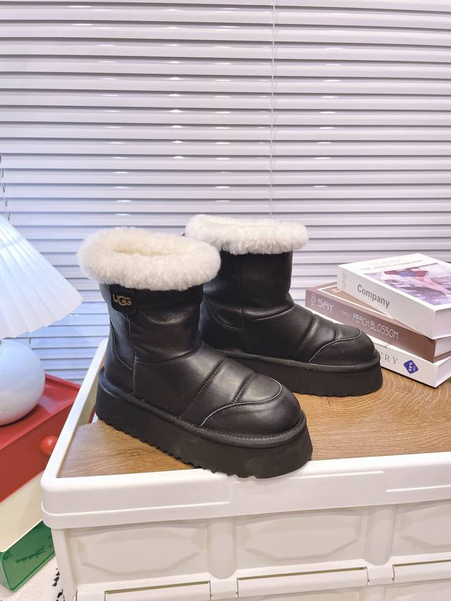 Ugg P: 女款size：35-40 Ugg新款小马丁 Ugg雪地靴 侧边带logo 鞋面采用上等澳洲头层混种羊皮 超暖真羊毛内里 时尚百搭元素 升级版独家私