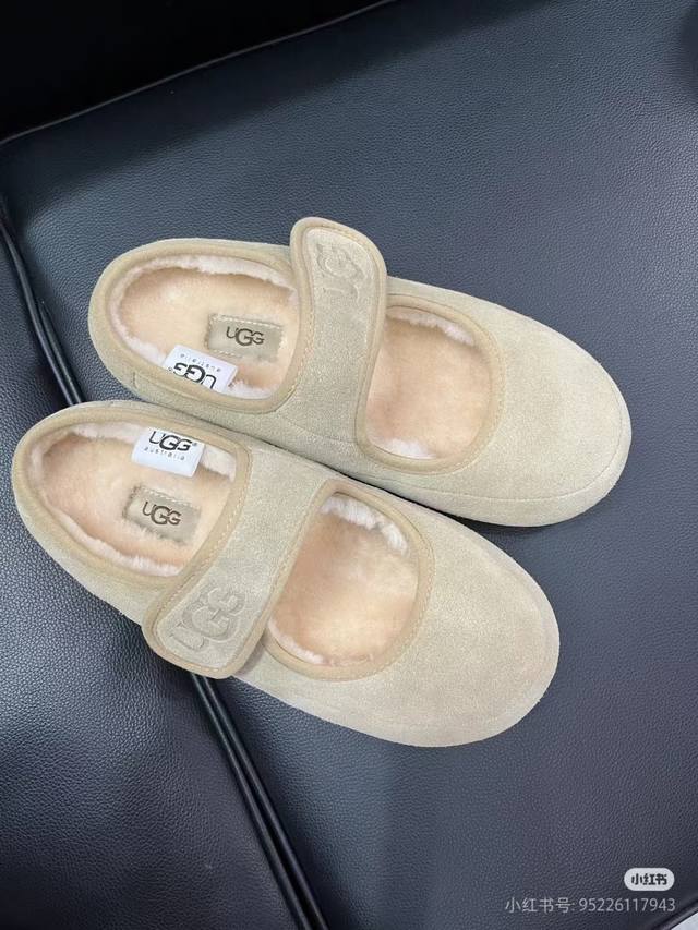 Ugg P: 女款size：35-40 Ugg 羊毛玛丽珍 懒人小平底3色. 长期主义松弛感拿捏 牛反绒搭配澳洲美利奴羊毛 质感超棒 穿脱很随意