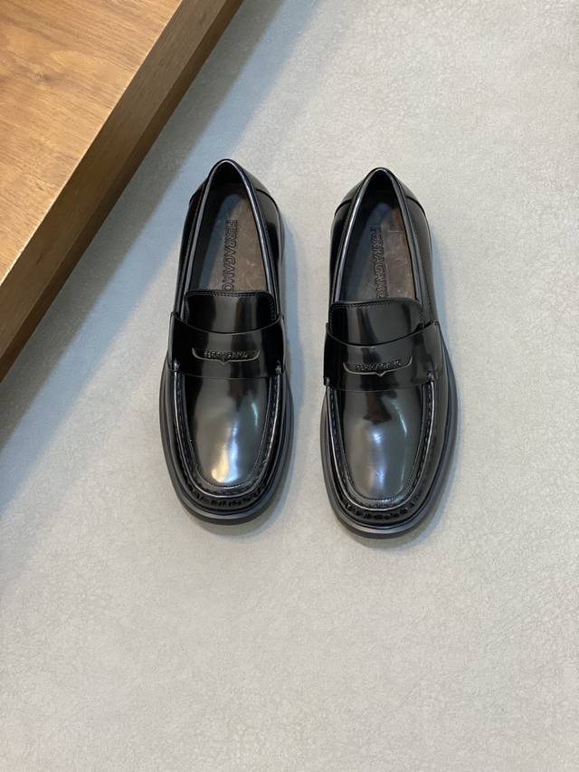 Ferragamo 顶级p: Size:38-44 45.定做 菲拉格慕 男神增高套脚底皮鞋系列专柜同步发售原厂配置，意大利进口原版牛皮面料，经典版面绅士大方，