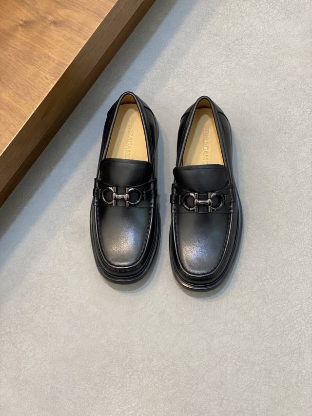 Ferragamo 顶级p: Size:38-44 45.定做 菲拉格慕 男神增高套脚底皮鞋系列专柜同步发售原厂配置，意大利进口原版牛皮面料，经典版面绅士大方，