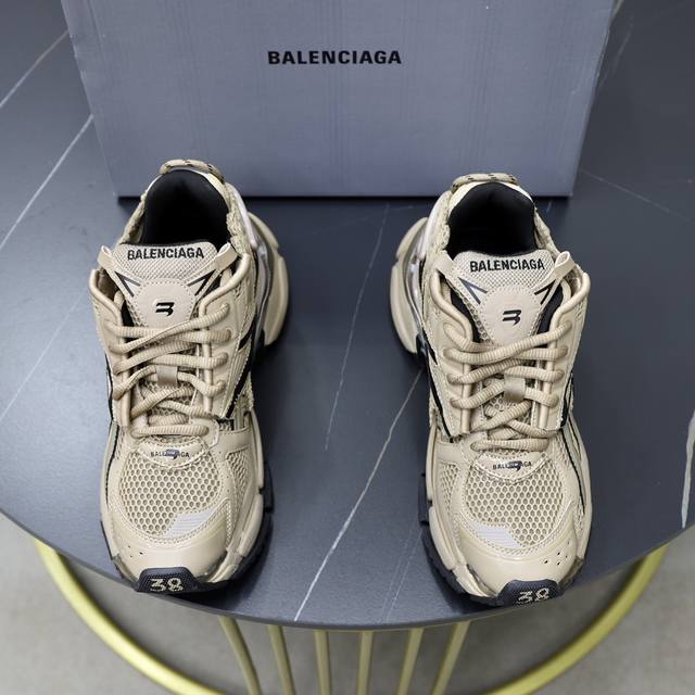 出厂价： 高品质高端货 顶级版本 Balenciaga 巴黎世家runner运动鞋 尺码：35 36 37 38 39 40 41 42 43 44 45 46 - 点击图像关闭