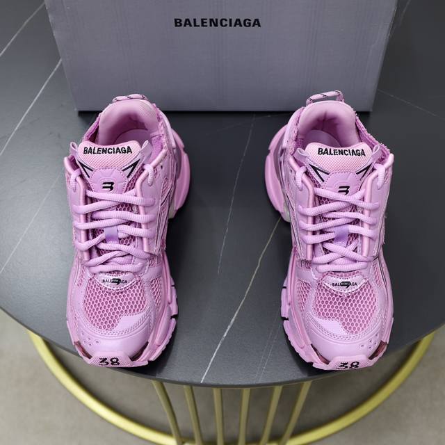 出厂价： 高品质高端货 顶级版本 Balenciaga 巴黎世家runner运动鞋 尺码：35 36 37 38 39 40 41 42 43 44 45 46 - 点击图像关闭