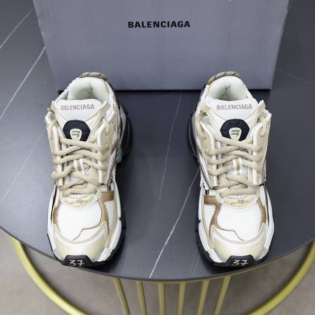 出厂价： 高品质高端货 顶级版本 Balenciaga 巴黎世家runner运动鞋 尺码：35 36 37 38 39 40 41 42 43 44 45 46 - 点击图像关闭