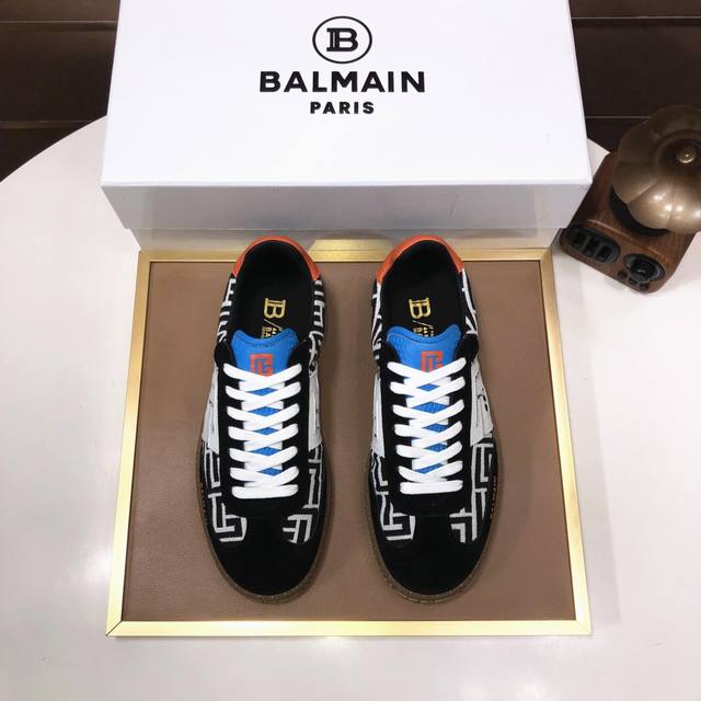 工厂 Balmain巴尔曼 B-Skate运动鞋 B-Skate 多材质拼接撞色运动鞋 ，鞋面饰有黑色鞋带，头层牛皮拼接鞋舌点缀 Balmain 徽标， 牛皮内