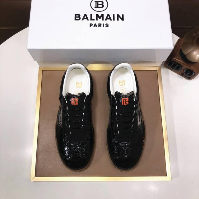 工厂 Balmain巴尔曼 B-Skate运动鞋 B-Skate 多材质拼接撞色运动鞋 ，鞋面饰有黑色鞋带，头层牛皮拼接鞋舌点缀 Balmain 徽标， 牛皮内