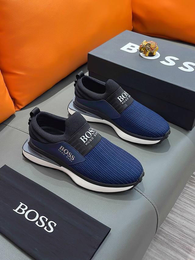 商品名称：Boss 波士 正规码数: 38-44 套脚鞋 商品材料：精选 牛皮鞋面，舒适羊皮内里 ；原厂大底。