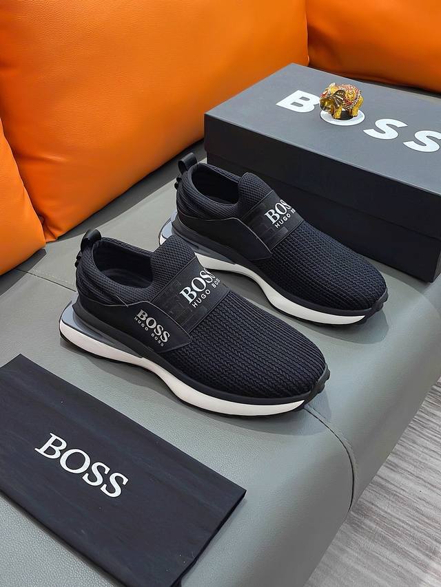 商品名称：Boss 波士 正规码数: 38-44 套脚鞋 商品材料：精选 牛皮鞋面，舒适羊皮内里 ；原厂大底。