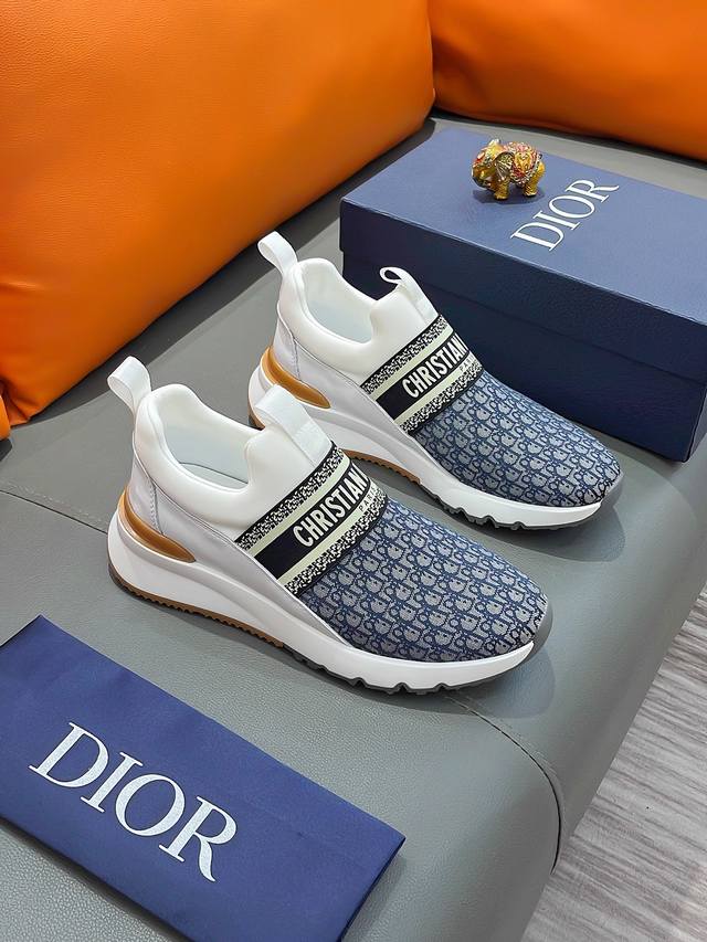 商品名称：Dior 迪奥 正规码数: 38-44 套脚鞋 商品材料：精选 牛皮鞋面，柔软羊皮内里；原厂大底。