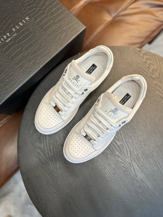 Philipp Plein 顶级p: Size:38-44 45定做 菲利普.普莱茵顶级原单德国pp潮牌男鞋，金属元素被运用的淋漓尽致，朋克潮流的魅力！时尚焦点