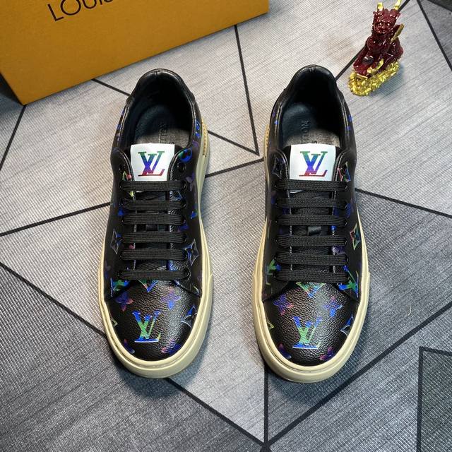 新品 商品商标：Lv* 路易威* 休闲鞋 正码码数: 38-44 可订做45 商品材料：鞋面1:1材质羊皮里，橡胶耐磨大底。