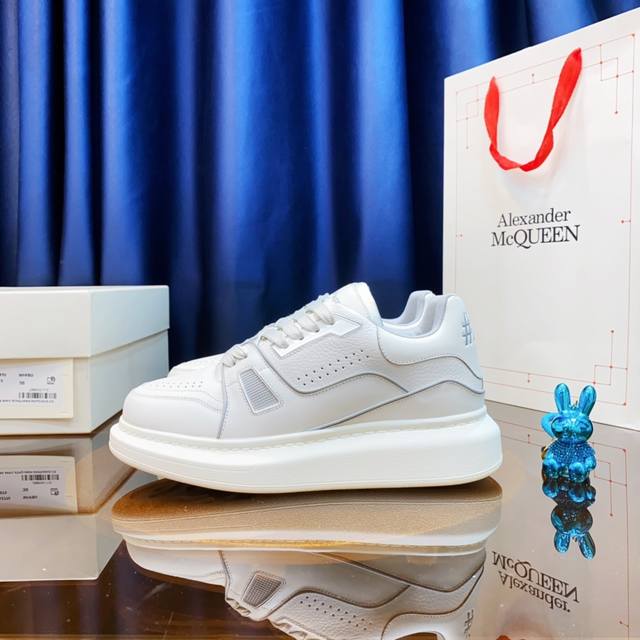 Lv. 麦昆alexander Mcqueen P: 情侣款 Size： 女35-40男39-45 女40.男45 订做 Lv. 麦昆alexander Mcq