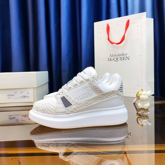 Lv. 麦昆alexander Mcqueen P: 情侣款 Size： 女35-40男39-45 女40.男45 订做 Lv. 麦昆alexander Mcq