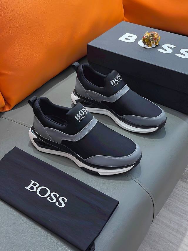 商品名称：Boss 波士 正规码数: 38-44 套脚鞋 商品材料：精选 牛皮鞋面，舒适羊皮内里 ；原厂大底。