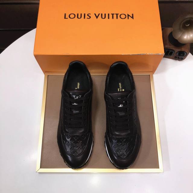 工厂 Louis Vuitton 原单 新款lv路易威登 * 顶级版本 Lv经典潮鞋！选用进口原版牛皮 水染牛皮内里.原版耐磨橡胶大底！高品质精品！码数38-4