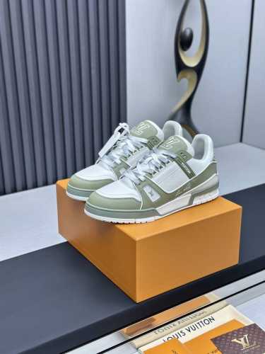 工厂直销 顶级版本 LV-路易威登-经典走秀新款空胶工艺 原版1：1开发复刻！！上脚非常舒适 奢侈用料，做工精细，中底印有欧洲制造英文字母鞋面由意大利进口小牛皮