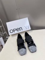 韩国小众设计师品牌OPEN YY春夏走秀款芭蕾舞鞋 第一眼看到这个鞋子就爱上了，带点复古味随意搭配都好看！各大网红博主都在穿它，整个鞋子非常柔软，好穿不磨脚鞋面