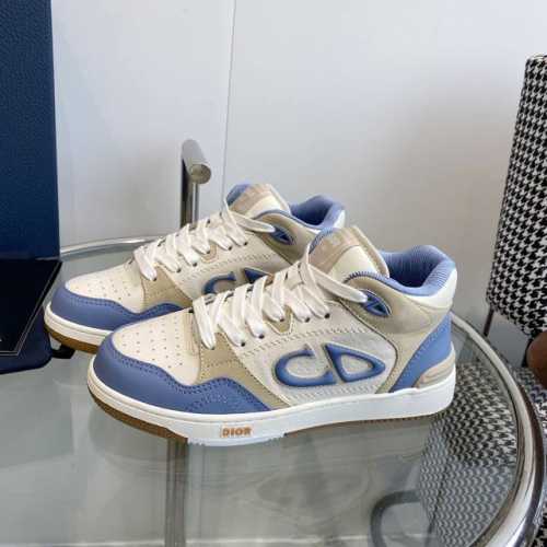 Dior迪奥b57系列情侣款休闲运动鞋 顶级品质 侧面饰以cd大字母印花标志。鞋舌、鞋底和后侧饰以各种细节微标~~~~ 鞋面原版定制小牛皮oblique老花布，