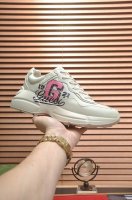 出厂价 Gucci 情侣款 最高版本古奇爆款老爹鞋。专柜同步发售 ，，鞋面采用进口牛皮，舒适羊皮内里，脚感一级棒，原版轻便减震加厚发泡大底，简约拼色，百搭帅气，